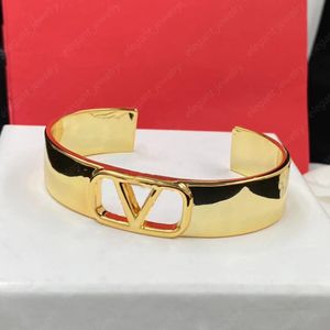 Har frimärken 18k guld manschett armband högkvalitativ designer armband kvinnors gåva smycken