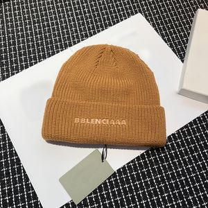 designer beanie Luxury bonnet letter warm knitted hat men and women breathable soft and comfortable trend advanced sense high end atmosphere hundred with cap gift