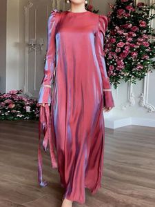 Sukienki swobodne Ramadan Long Women Abaya Dubai Muzułmańska moda błyszcząca satynowa sukienka jesienna elegancka elegancka bandaż kaftan szlafrok kaftan
