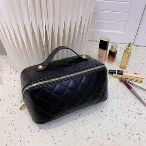 Big Lady Leather Cosmetic Bags Fashion Makeup Bag Women Designers toalettartiklar Travelpåse damer Purses Gift Small Purse296C