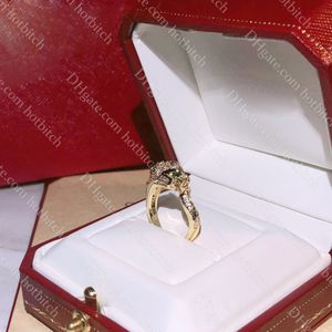 Znakomite projektantki Kobiet Diamentowy pierścionek Luksusowy pierścionek zaręczynowy Wysokiej jakości biżuteria dama elegancka wszechstronna lamparta Pierścień świąteczny z pudełkiem