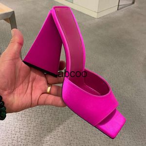 Projektant Slipper Najnowsze letnie sandały Attico do damskiej wysokie obcasy moda seksowna nieprawidłowa impreza oryginalne skórzane buty 115 mm