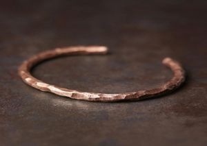 Solid Copper Hand Hammered Metal Armband Rustic Forged Do Old Punk Cuff Bangle Viking Handgjorda smycken unisex gåva till henne honom y25936906