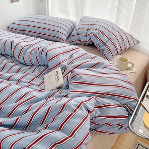Sängkläder set nordisk sling säng 150 uppsättningar ränder täcke täcke set quilt ark queen size ins blogger comforter 231214