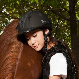 Ridhjälmar andningsbar ryttarhjälm professionell häst för män kvinnor barn utrustning eps justerbar 4962 cm 231213
