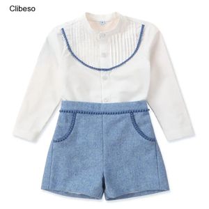Set di abbigliamento Elegante costume da compleanno per neonato con camicia bianca in stile britannico per bambini, pantaloni blu, sopra e sotto, abbigliamento per bambini 231214