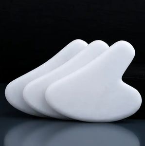 Giada bianca naturale Gua Sha Pietra Massaggiatore per la cura della pelle del viso Quarzo bianco Strumento per massaggio Guasha Bellezza Anti invecchiamento Rughe Stringere