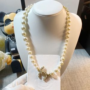 Söt bokstav Pearl Chain Halsband med stämpel Specialbokstav Pearl Necklace Fashion Jewelry for Gift Party