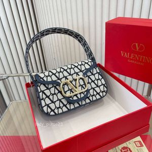 Beauty Valeno Square Модная дизайнерская сумка Маленькая стильная сумка через плечо Багет Ручная 2023 Высокая универсальная T6wy