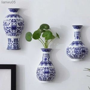Vasi Vaso da fiori da parete in ceramica fatto a mano con motivo blu e bianco per la decorazione del soggiornoL231213