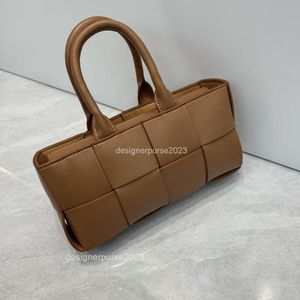 Çanta deri sepet kadınlar arco çantaları vbottega 2023 yeni tote kadın dokuma büyük kapasiteli tasarımcı tek omuz crossbody el çantası KX08