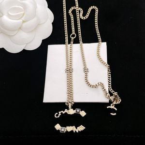 20 Style Hot Sale Fashion Women Luxury Designer Halsbandskanal Choker Pendant Chain Crystal C-Letter Halsband Statement Uttalande smycken Tillbehör SX47I