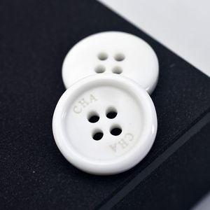 Yuvarlak Reçine Mektubu DIY Dikiş Düğmesi Gömlek Kazak Moda Mektup Giyim Düğmesi 20mm