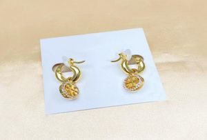 Toppkvalitet Hoop Huggie Real 18K Gold Rose Goldsilver Plated Rhinestone Pendant Earring Letter Earrings2250137