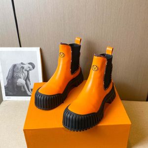 Дизайнерские ботинки Paris Luxury Bont Boot Подличный кожаный ботинок Женщина короткие кроссовки для ботинок тренеры с тапочкой к 1978 году S525 016