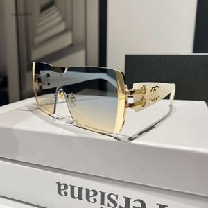 2023男性と女性のためのsunglasses女性のトレンディな屋外眼鏡のためのクラシックな大きなフレームサングラスシェードUV400サングラスUV保護8416