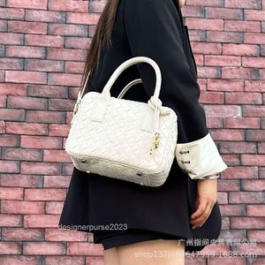 Shoulder Hardware Designer Soft Bag Woven Women Carrying Purse Trendy Bags Leather Vbottega Single 2024 Crossbody Getaway Cloud Totes New Small Square KLRL