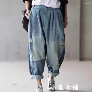 Kvinnors jeans 2023 Spring Summer Arts Style Kvinnor Elastisk midja Bomull Denim Harem Pants Vintage Blue Hole Design Lose Casual P478