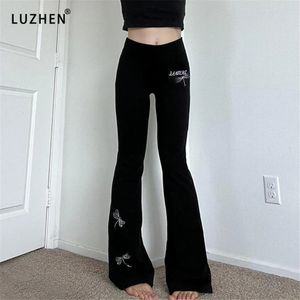 Pantaloni da donna s Libellula Ricamo Svasato 2023 Autunno Inverno Aderente Vita bassa Matita Streetwear Pantaloni sportivi Leggings casual 231213