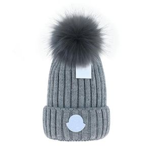 berretto da uomo berretto firmato cappelli a secchiello nuove donne di moda signore caldo berretto invernale grande pelliccia sintetica pon pon cappello bobble all'aperto M-42861