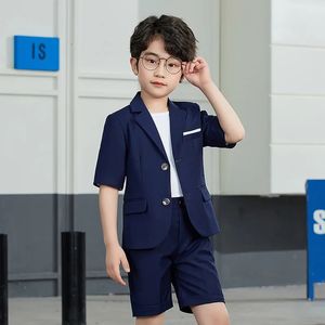 衣料品セット男の子の夏のフォーマルチルドレンズボーイズスーツセットショートパンツ3pcsフラワーガールハンサムパフォーマンスドレスパーティーボーイ服231213