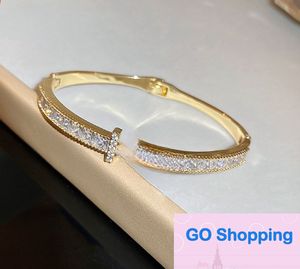 Bracciale in acciaio al titanio con zirconi elettrolitici in oro reale di qualità Corea del Sud Bracciale semplice ad alto senso Temperamento di nicchia Gioielli all-match All'ingrosso femminile