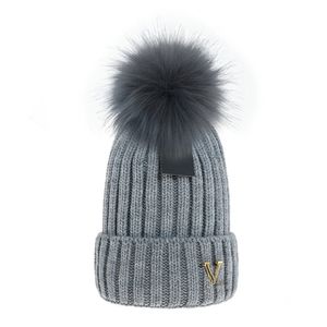 2023 designer inverno malha gorro de lã chapéu grosso malha grossa quente pele do falso pom gorros chapéus gorro bonés v06