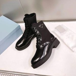 Designer Boots Rois Monolith Boots Calfskin Martin Shoe Ladies Platform Boot Löstagbar Nylon Pouch Combat Boot 04