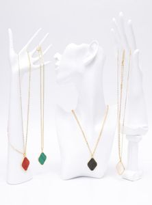 Designer Necklace Clover Classic Sweater Long Necklaces Fashion Gold Big Flowers Design for Man Woman Jewelry Pendant 4 Color Good7107229