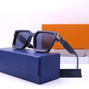 Love Ladies too Men's Designer Sunglasses Square Sunglasses with Letter Designer Sunglasses Unisex Travel Sunglasses Black gray Red Beach frame cloth women