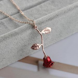 Zarte handgemachte Legierung rote Rose Blume Anhänger Halskette Schönheit Gold versilbert Charme Valentinstag Geschenke Frauen Modeschmuck8500475