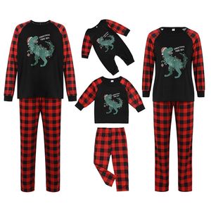 Abiti abbinati in famiglia Set di abbigliamento da sonno natalizio abbinata per famiglie Nightwear Dinosaur Stampa a quadri a quadri per tore lunghe a maniche lunghe per i pantaloni per home abbraccio 231213