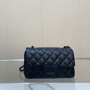 CF Fashion Borsa a tracolla da donna in pelle con diamanti Classica nera Hardware Fibbia in metallo Borsa di lusso Borsa a tracolla con catena Matelasse Borse per il trucco Borse eleganti Sacoche 20 cm