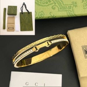 Nowy luksusowy projektant Bangle Wysokiej jakości damska Boległa biżuterii z pudełkiem 18K Gold Classic Original Logo Prezent Romantyczna dziewczyna miłosna biżuteria