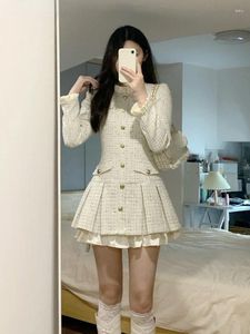 Casual Kleider 2023 Herbst Langarm Koreanische Tweed Plissee Mini Kleid Einreiher Rüschen Mode Büro Mädchen Süße Vintage