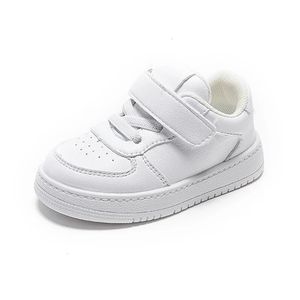 Primeiros caminhantes Dimi 2023 SpringAutumn Baby Shoes Soft Confortável Criança Borracha NonSlip Boy Girl Branco Infantil Sneaker 231213