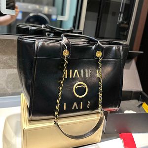 Hollow Out Lettering Women Beach Large Tote Bag Black Leather Quilted Gold Hardware Emblem Crossbody Bag Outdoor Travel Designer Suitcase Trend Pochette 37CM
