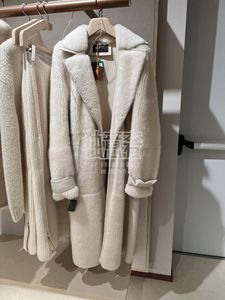 Womens Autumn and Winter Loro Fur Coat Beige Coats Piana