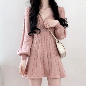 Casual Dresses Elegant Slim Midje V-ringmönster Vestidos Söt Solid Simple Dress 2023 Autumn Korean Chic Lantern Sleeve Stick