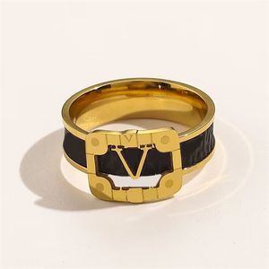 Nigdy nie zanikaj obrączki Panie plisowany złoty pierścionek grawerowany moda grawerowany wzór listu spersonalizowane miłośnicy biżuterii szerokie projektant Pierścienie dla kobiety ZB092