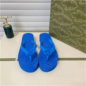 DDQ Kadınlar V şeklinde Flip Flop Terlik Sandal Moda Kauçuk Platform Plaj Sandalet En İyi Tasarımcı Bayanlar Serin Çizgili Slaytlar Ayakkabı Boyutu 35-42