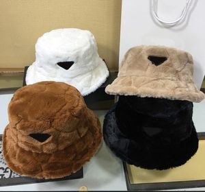 Tasarımcı Beanie Beanies Kadın Winte Hat P Ev Erkek Balıkçı Şapka Üçgen Rozeti Kış Sıcak Renk Sıcak Renk Siyah Beyaz Brown2024946