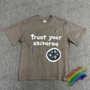 Męskie koszulki szare złamana planeta T koszulka Zaufaj swój wszechświat dla mężczyzn Kobiety Najlepsza jakość haftowania T-shirt TEE TEE T231214