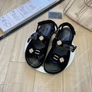 Designer Ladies Sandals Leather Buckle Channel Luxury Brands Designer Female Flat Shoes Channel Colorful Casual Women Tisters