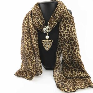 Scarves New Leopard Headband with Diamond Leopard Pattern Alloy Pendant Jewelry Foreign Trade Scarf Autumn and Winter Fashion Scarf L231204