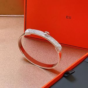 Bracelet Jewelry Designer High-end Luxury Bracelet Design Exquisite Delicate Selected Material Simple Elegant Girl Birthday Gift Christmas Gift very good