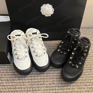 Designer Casual Outdoor Sneakers Top Series Luxury Shoes Black and White Panda Casual Tjock Soled Platform Mens Womans Outdoor Leather Shoe