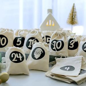 Подарочная упаковка 24pcs Advent Calendar Candy Gift Present Bags Diy Рождественская елка орнамент Merry xmas eve обратный отсчет для дома настенный