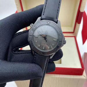 Orologio da uomo di design di lusso aaa di alta qualità 44 mm Movimento automatico Moda Impermeabile Design zaffiro Montres Armbanduhr Orologio da coppia regalo