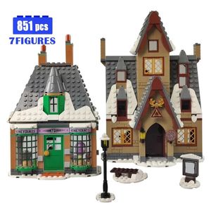 Estatuetas de objetos decorativos 76388 Filme Magic World Building Block Visite The Village City Construction Street View Bricks 851pcs Brinquedos para crianças Conjunto de presentes 231215